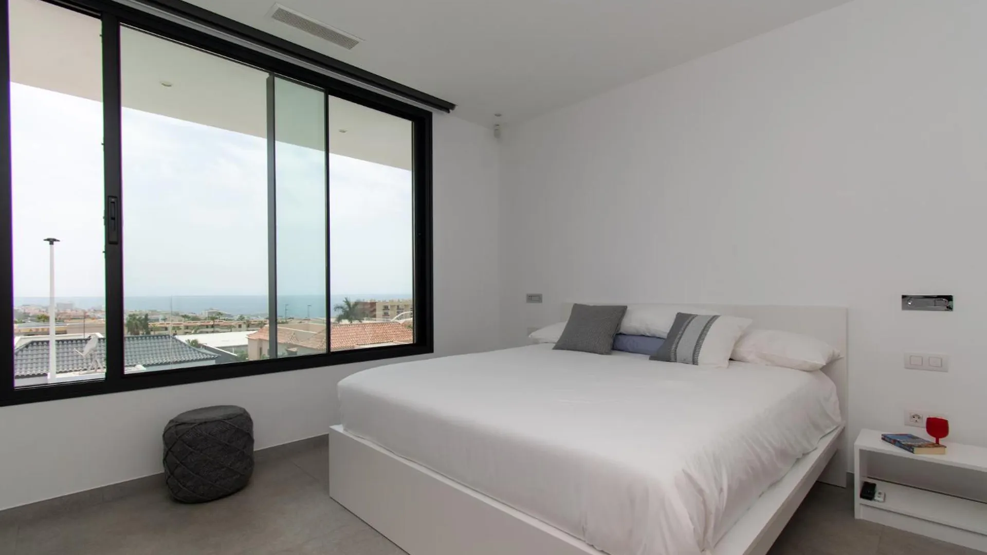 Villa Serenity Stunning 5 Bedroom Villa Costa Adeje  Costa Adeje (Tenerife)